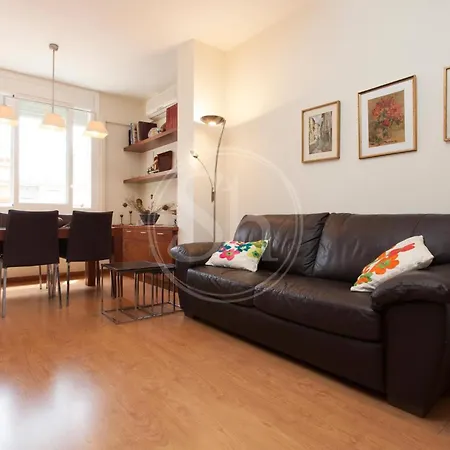 Comodo En El Eixample Apartmán